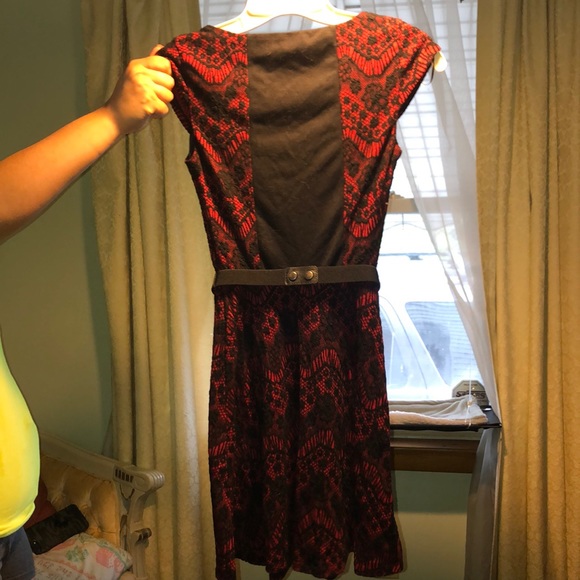 Red and black dress - Picture 3 of 4